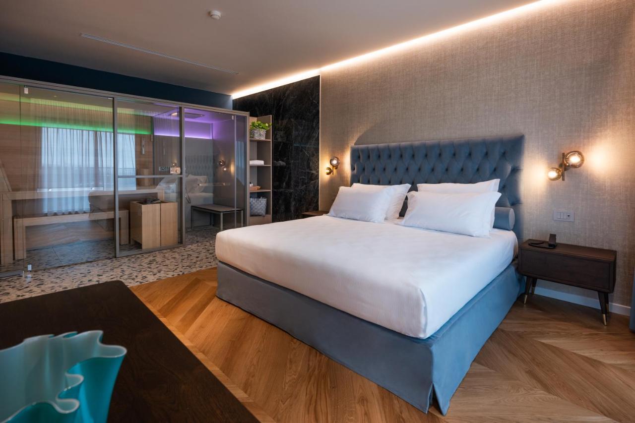 Savoy Beach Hotel & Thermal Spa Bibione Exterior photo Deluxe room