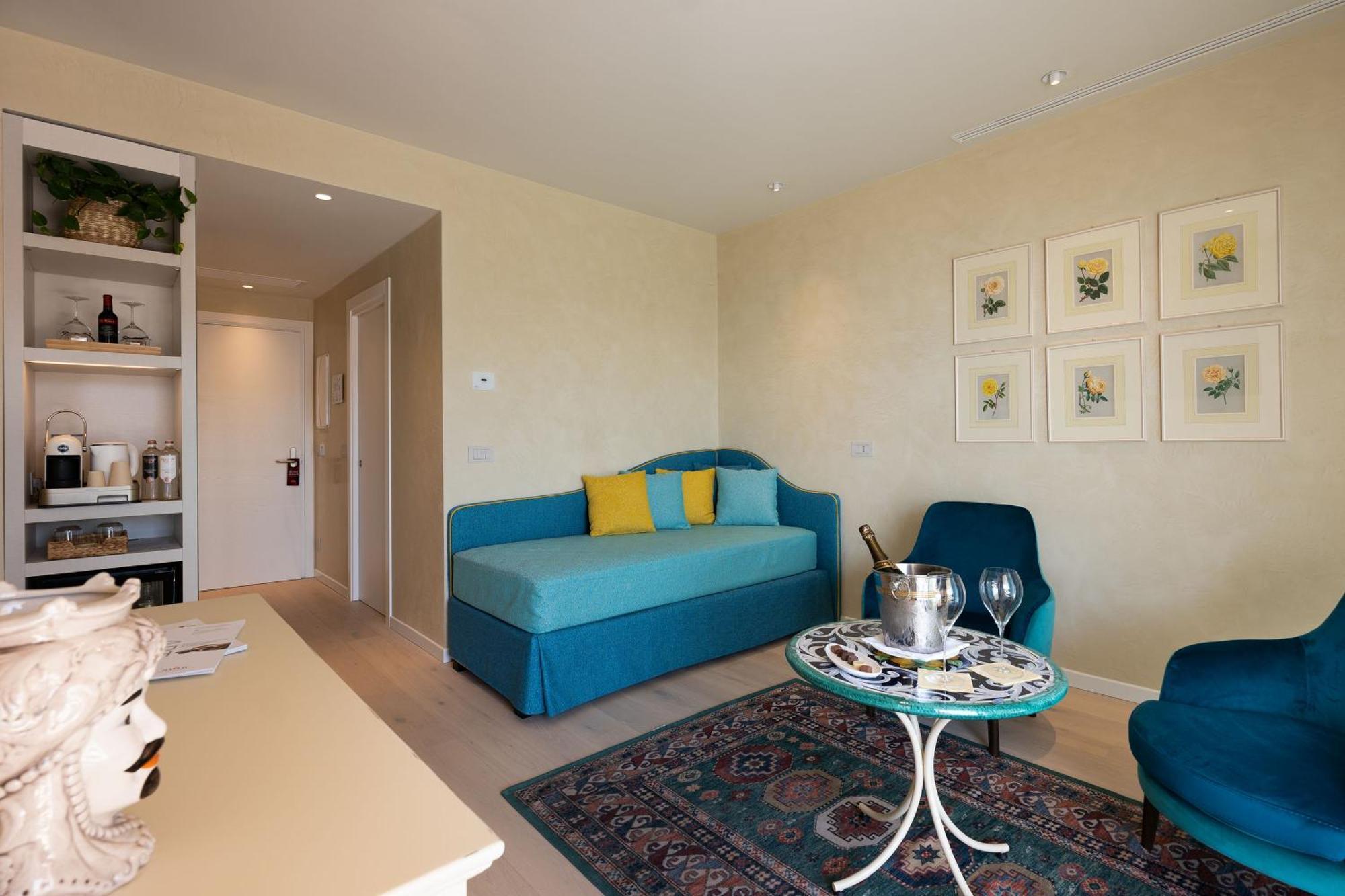 Savoy Beach Hotel & Thermal Spa Bibione Exterior photo A living room in a typical apartment