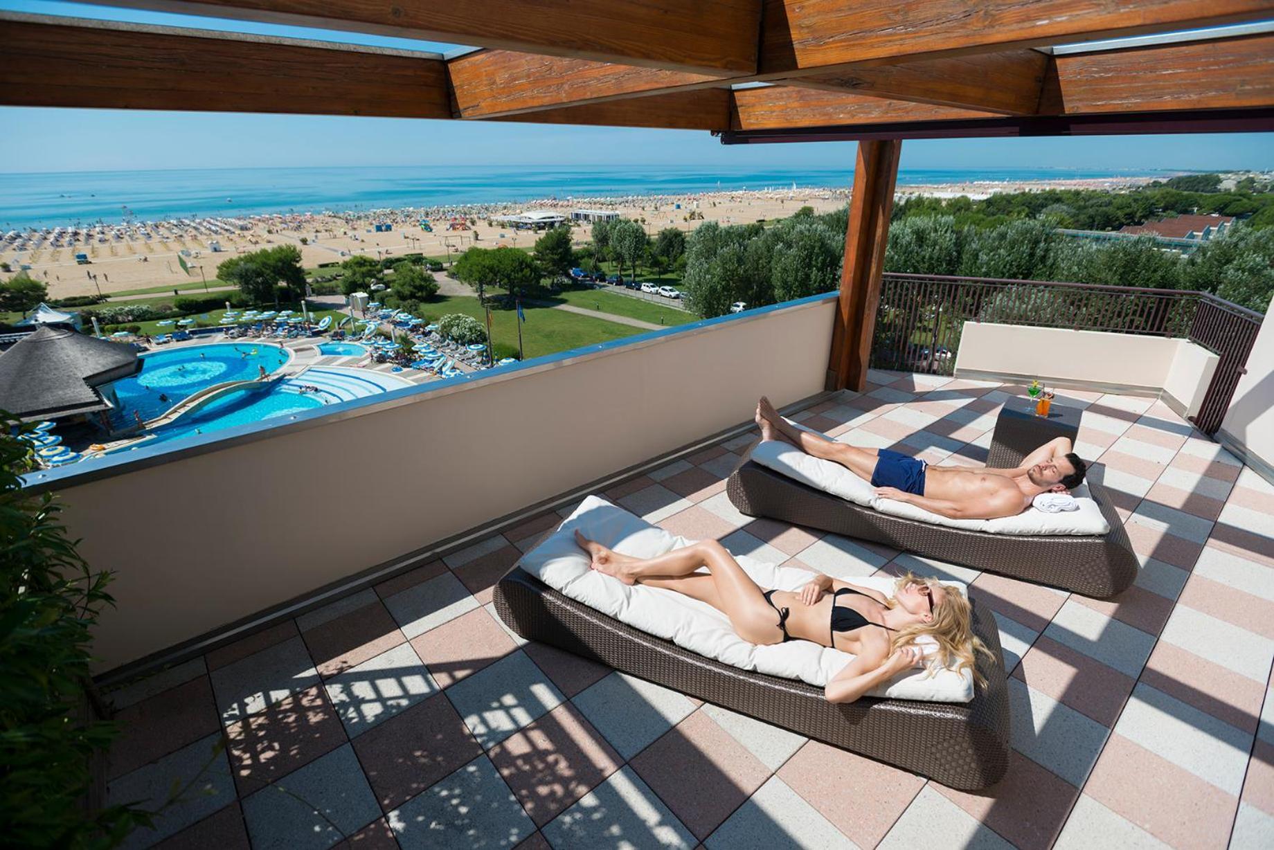 Savoy Beach Hotel & Thermal Spa Bibione Exterior photo Sunny Beach