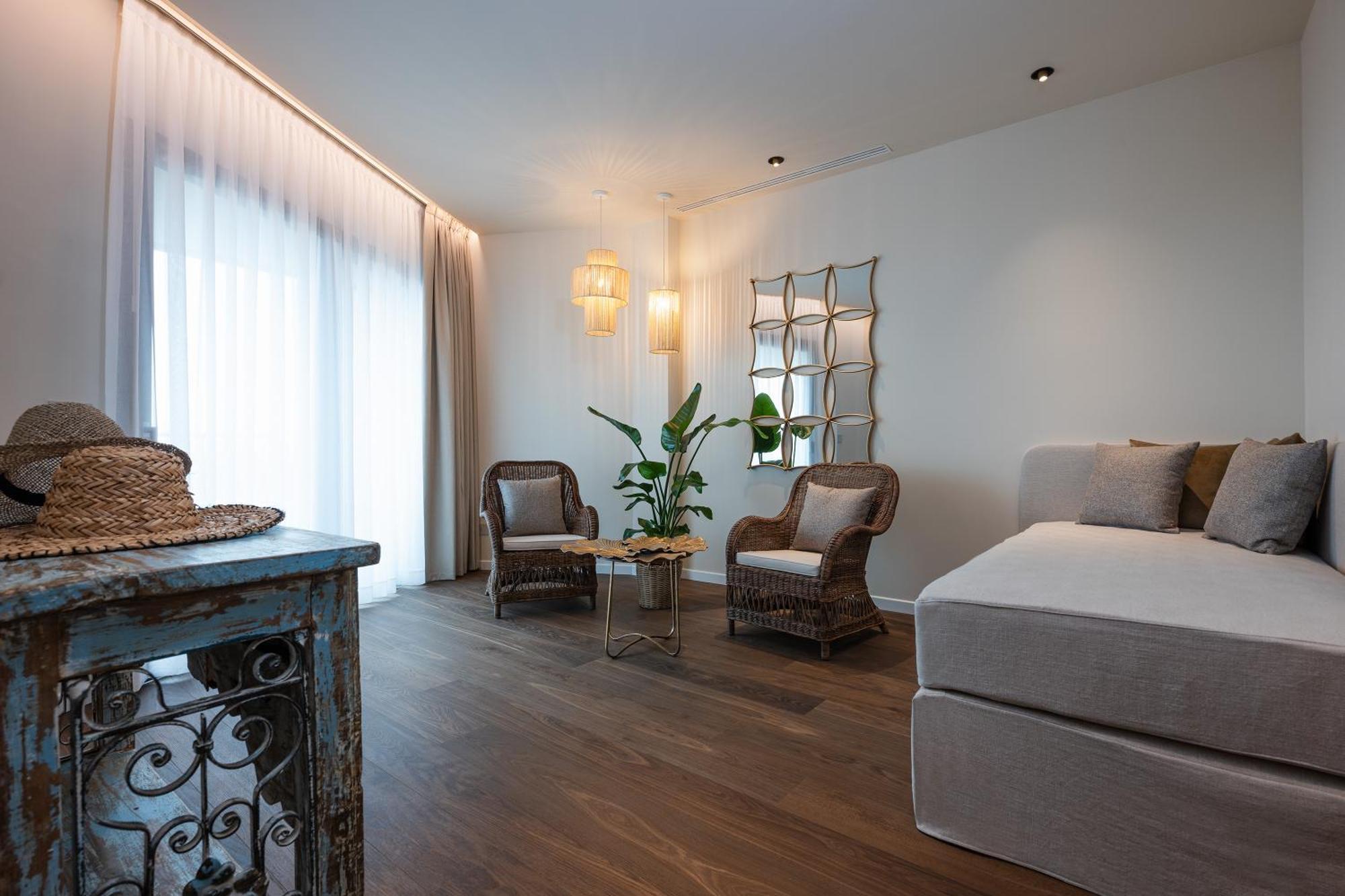 Savoy Beach Hotel & Thermal Spa Bibione Exterior photo A room at the hotel