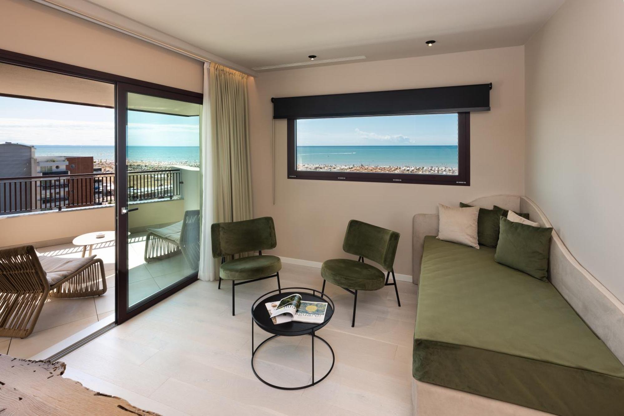 Savoy Beach Hotel & Thermal Spa Bibione Exterior photo A room at the hotel